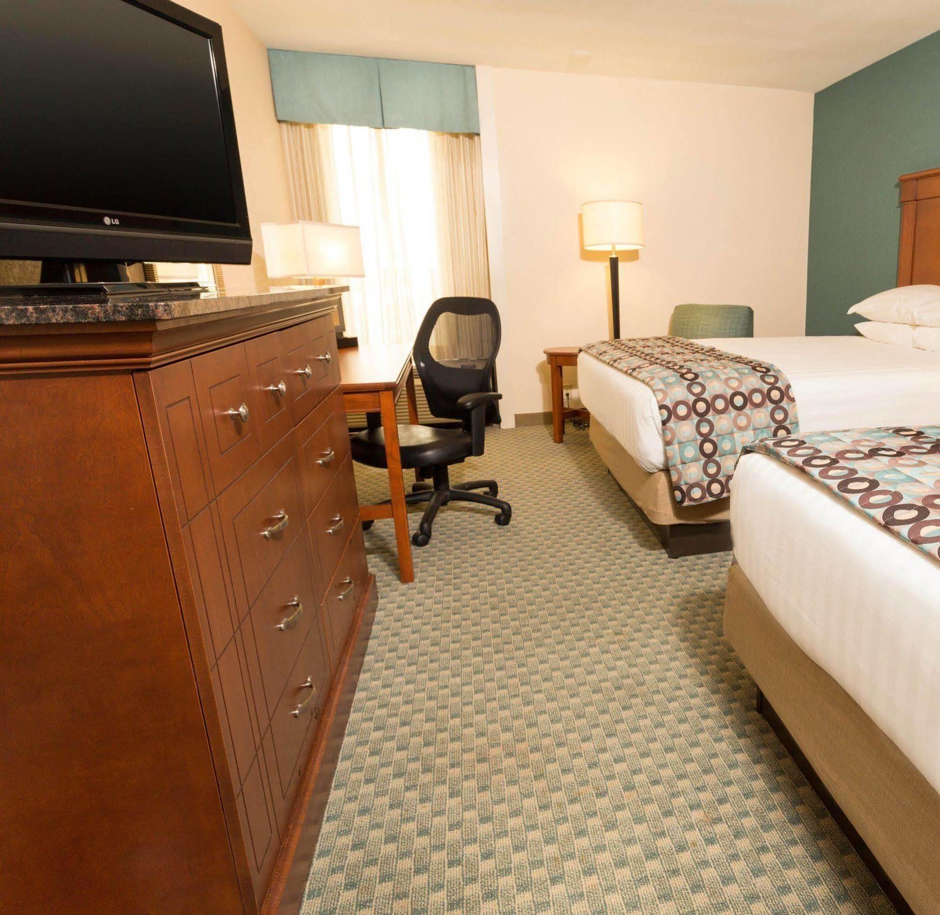 Sonesta Essential Hobby Airport 3*